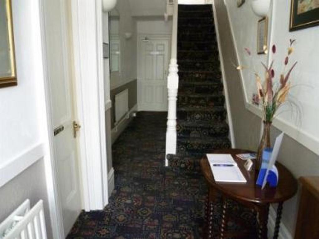Sandy Bay Guest House Bournemouth Buitenkant foto