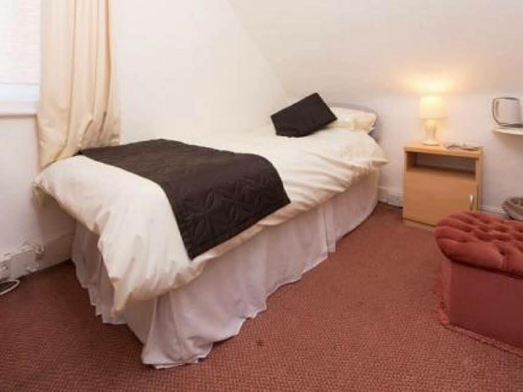 Sandy Bay Guest House Bournemouth Buitenkant foto