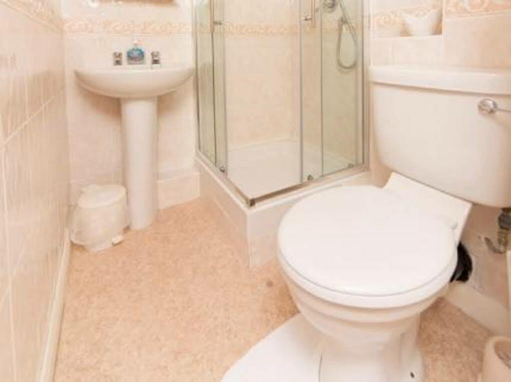 Sandy Bay Guest House Bournemouth Buitenkant foto