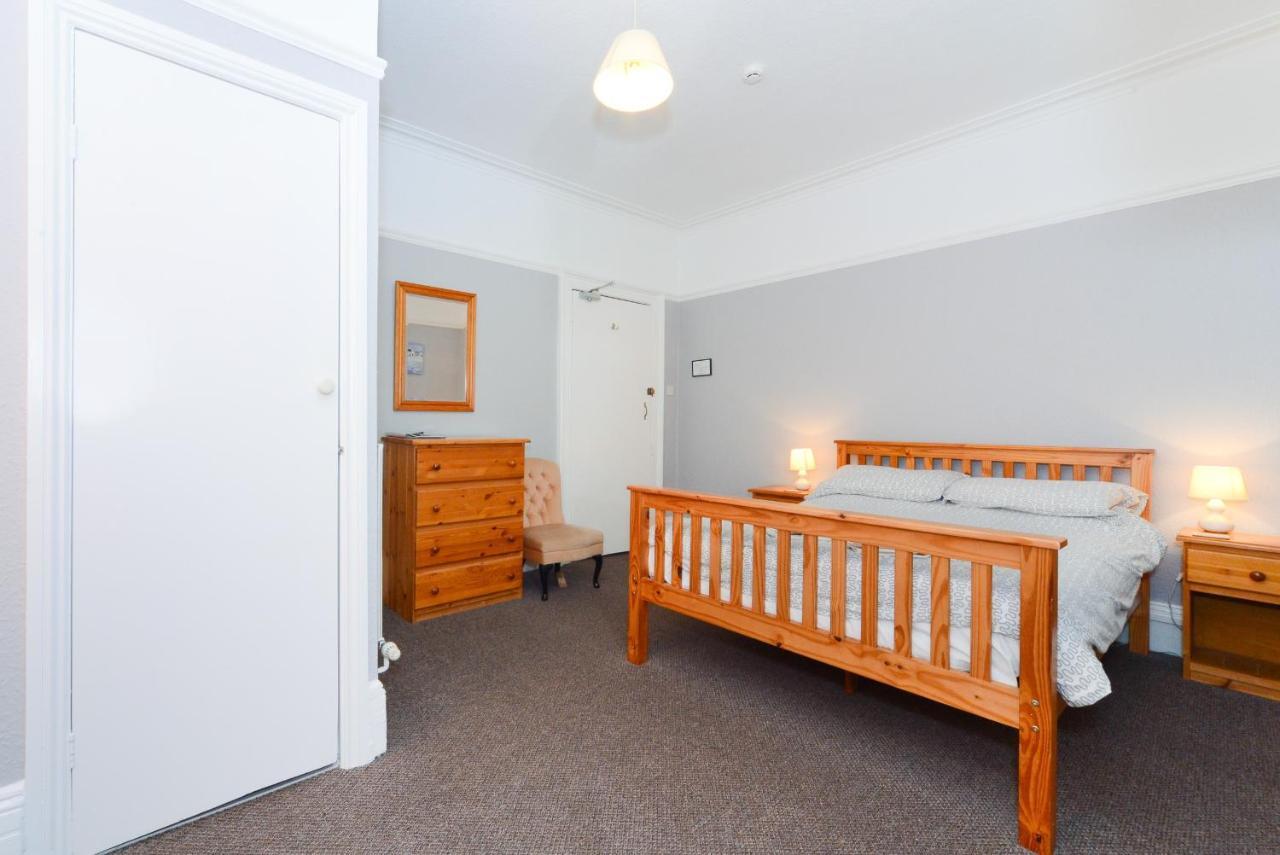 Sandy Bay Guest House Bournemouth Buitenkant foto